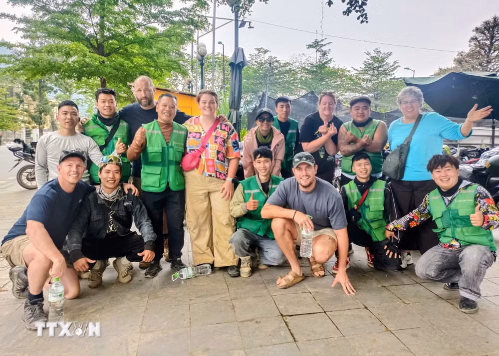 ttxvn-du-lich-tuyen-quang-ung-dung-cong-nghe-so-trong-quang-ba-va-kinh-doanh-dich-vu-8690739-1.jpg