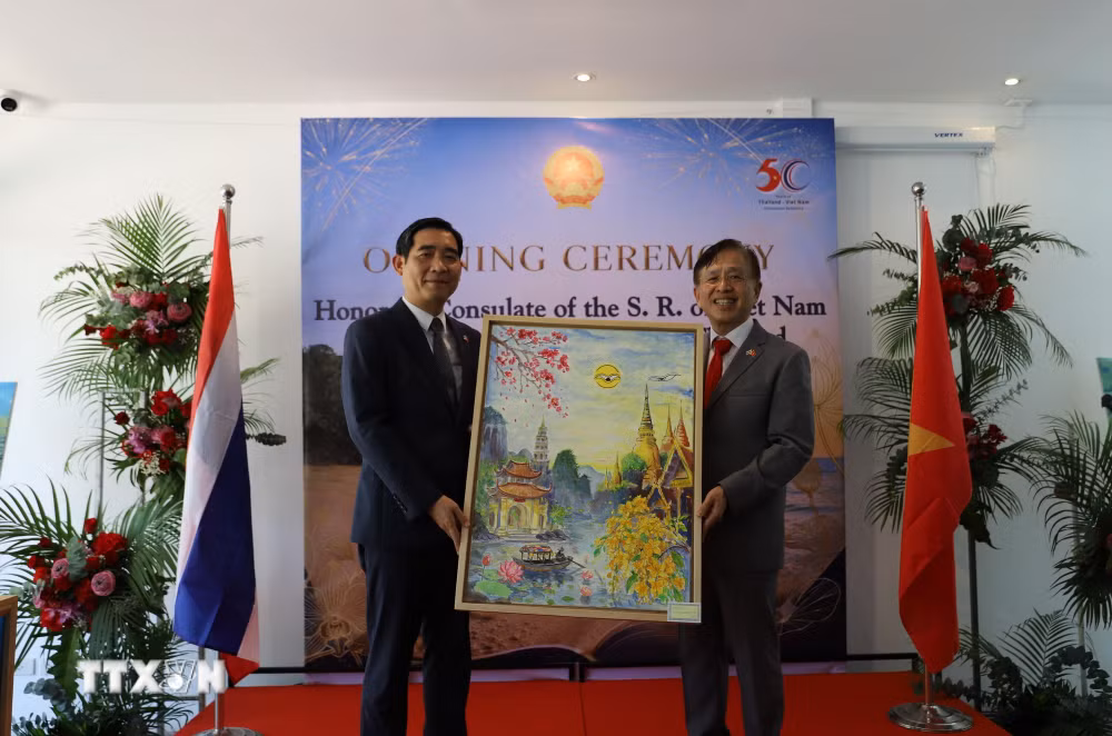 ttxvn-lanh-su-danh-du-viet-nam-tai-phuket-thai-lan-8877829.jpg