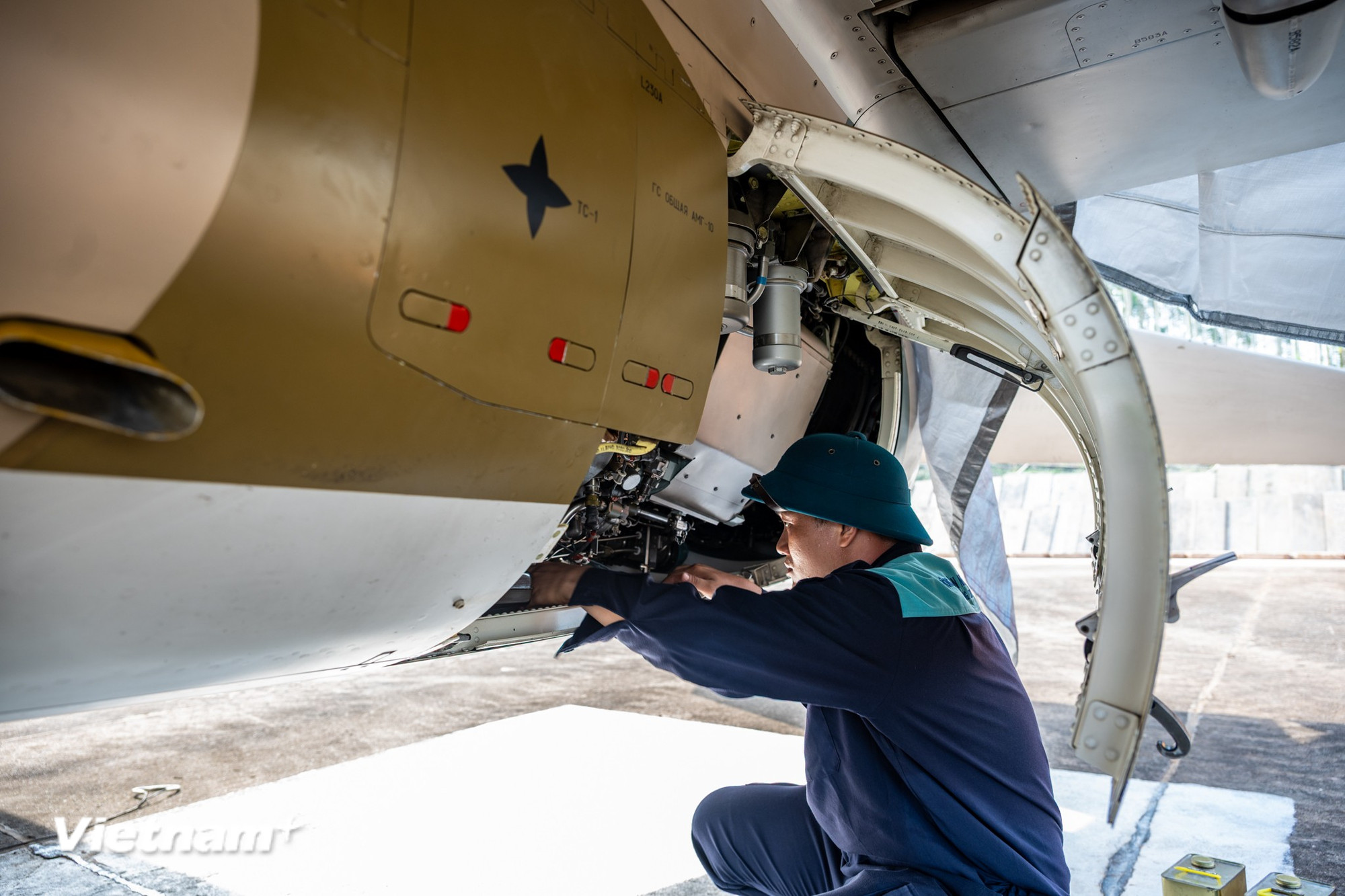 vnp-yak-130-41.jpg