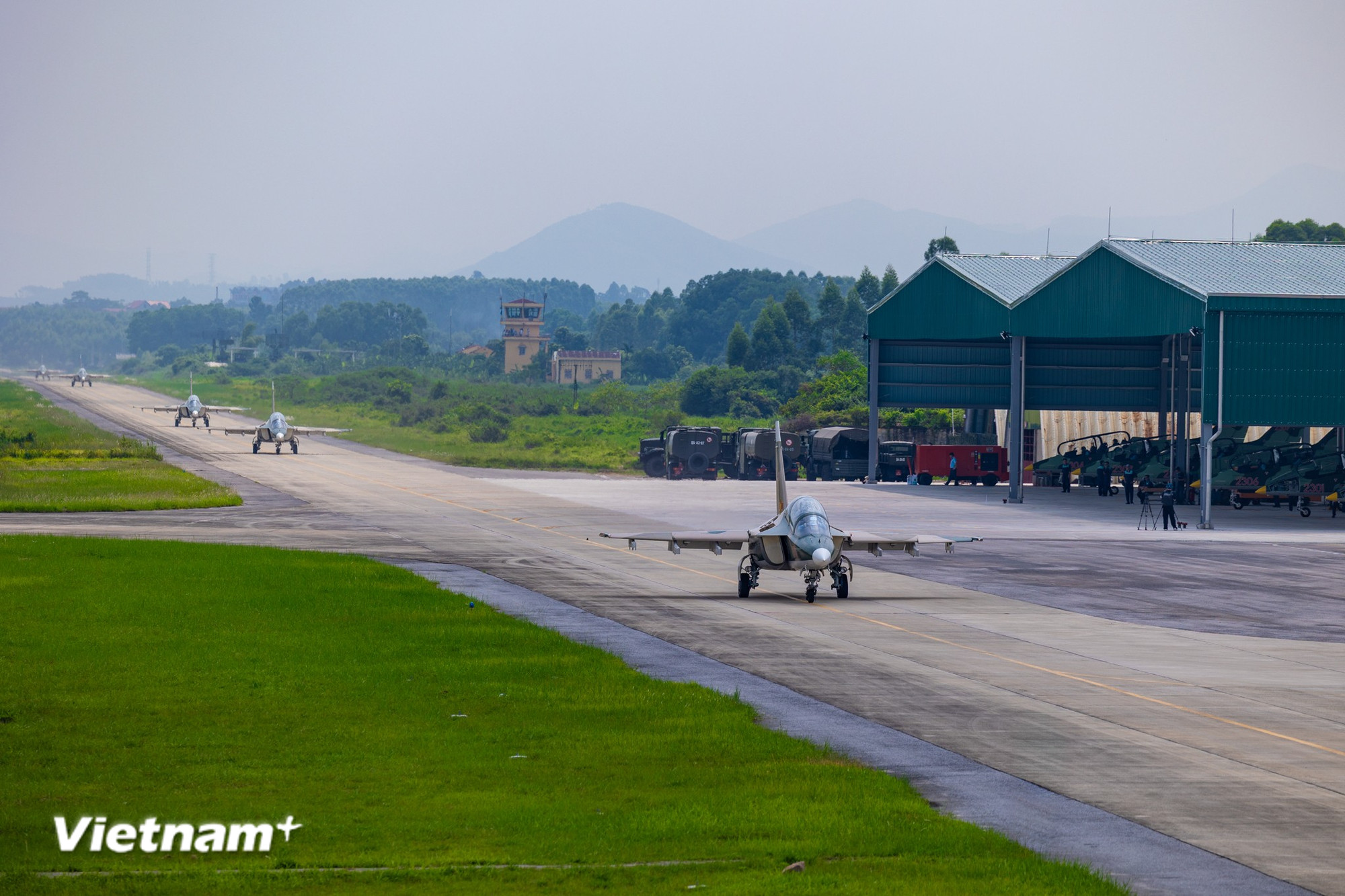 vnp-yak-130-13.jpg