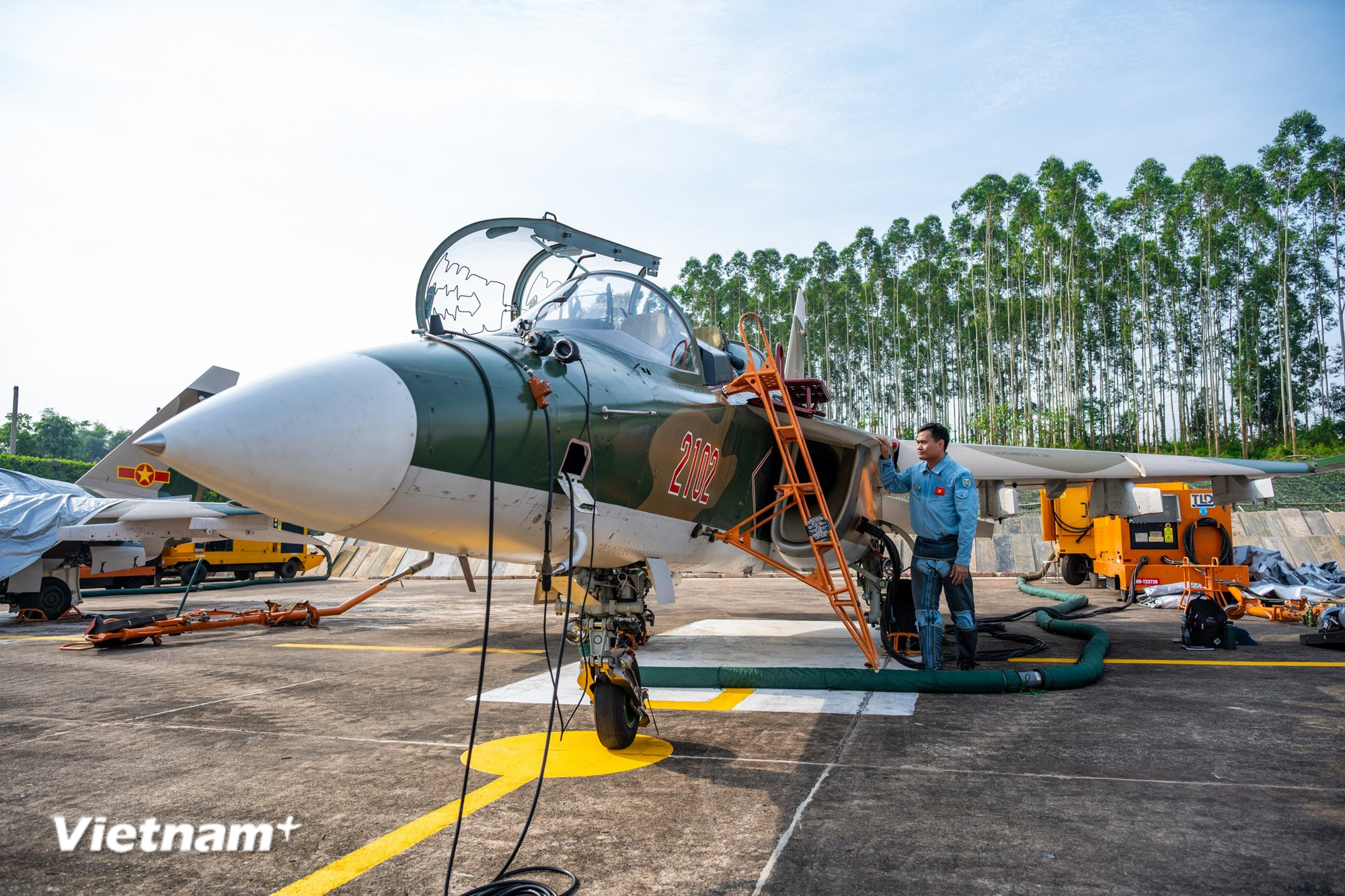 vnp-yak-130-81.jpg