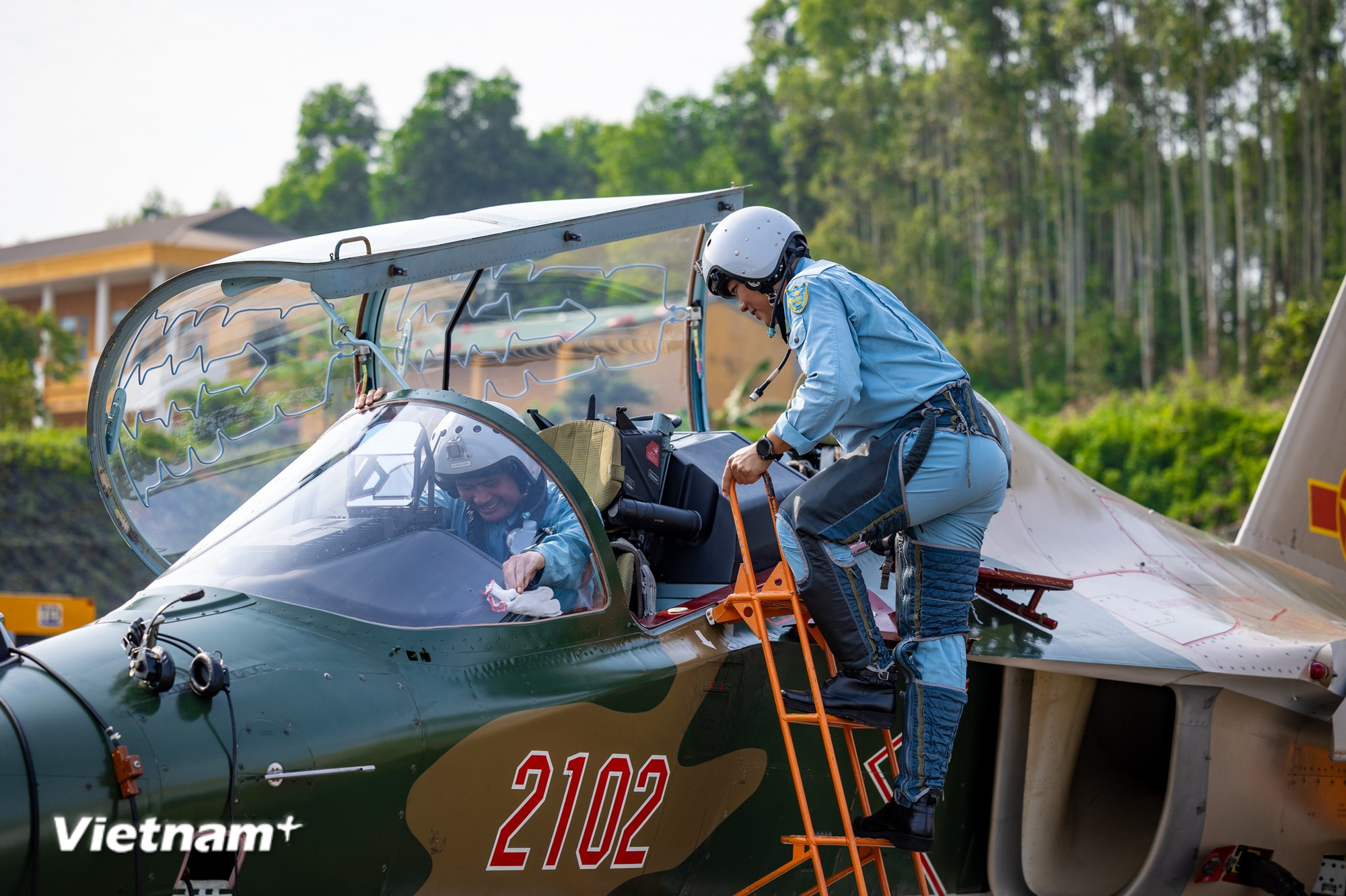 vnp-yak-130-111.jpg
