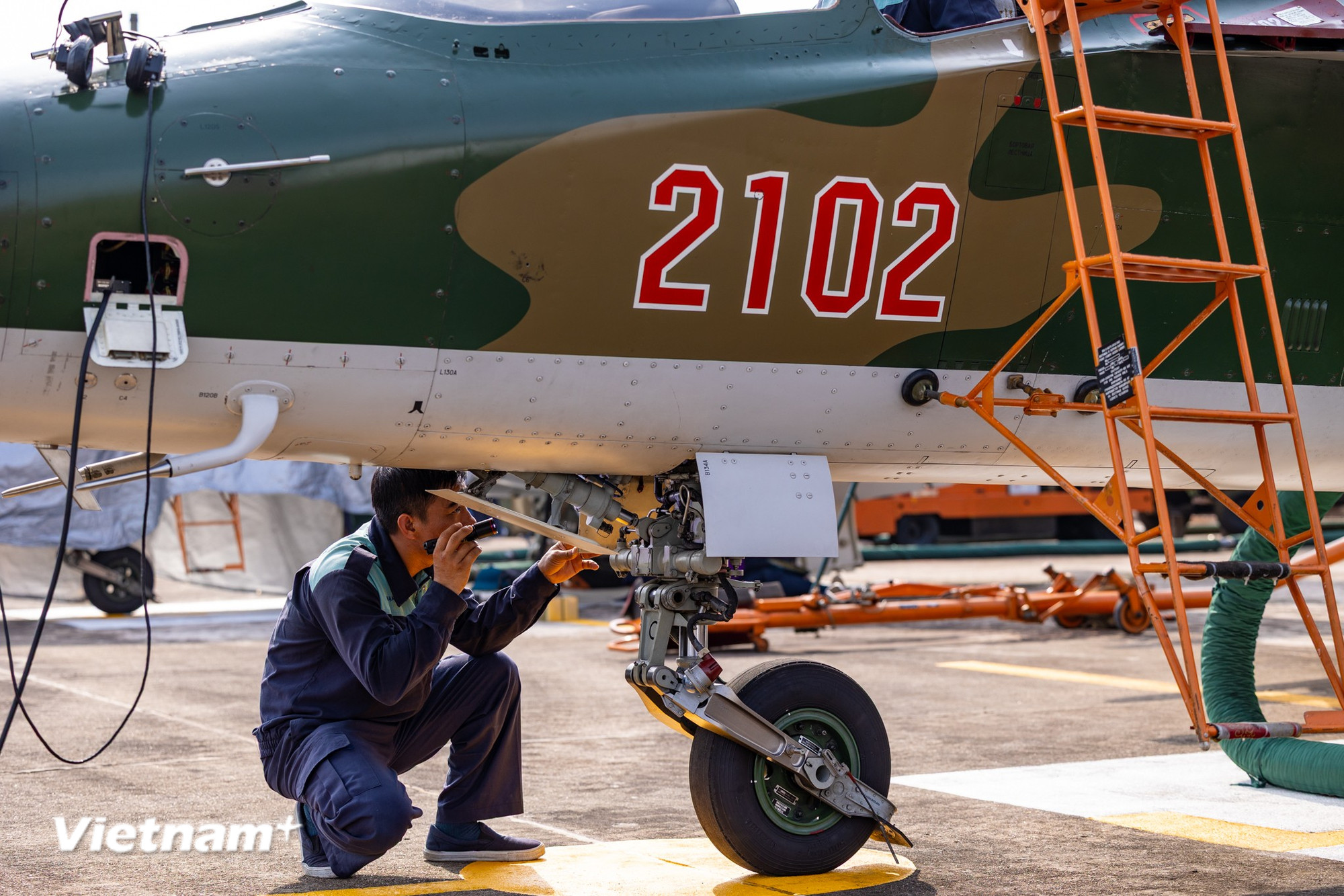 vnp-yak-130-42.jpg