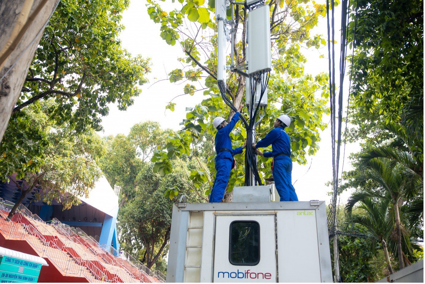 インフラの同期化により、国家の現代情報技術インフラが徐々に完成し、5Gネットワークが商用化されつつある…(写真:MobiFone) picture1.jpg