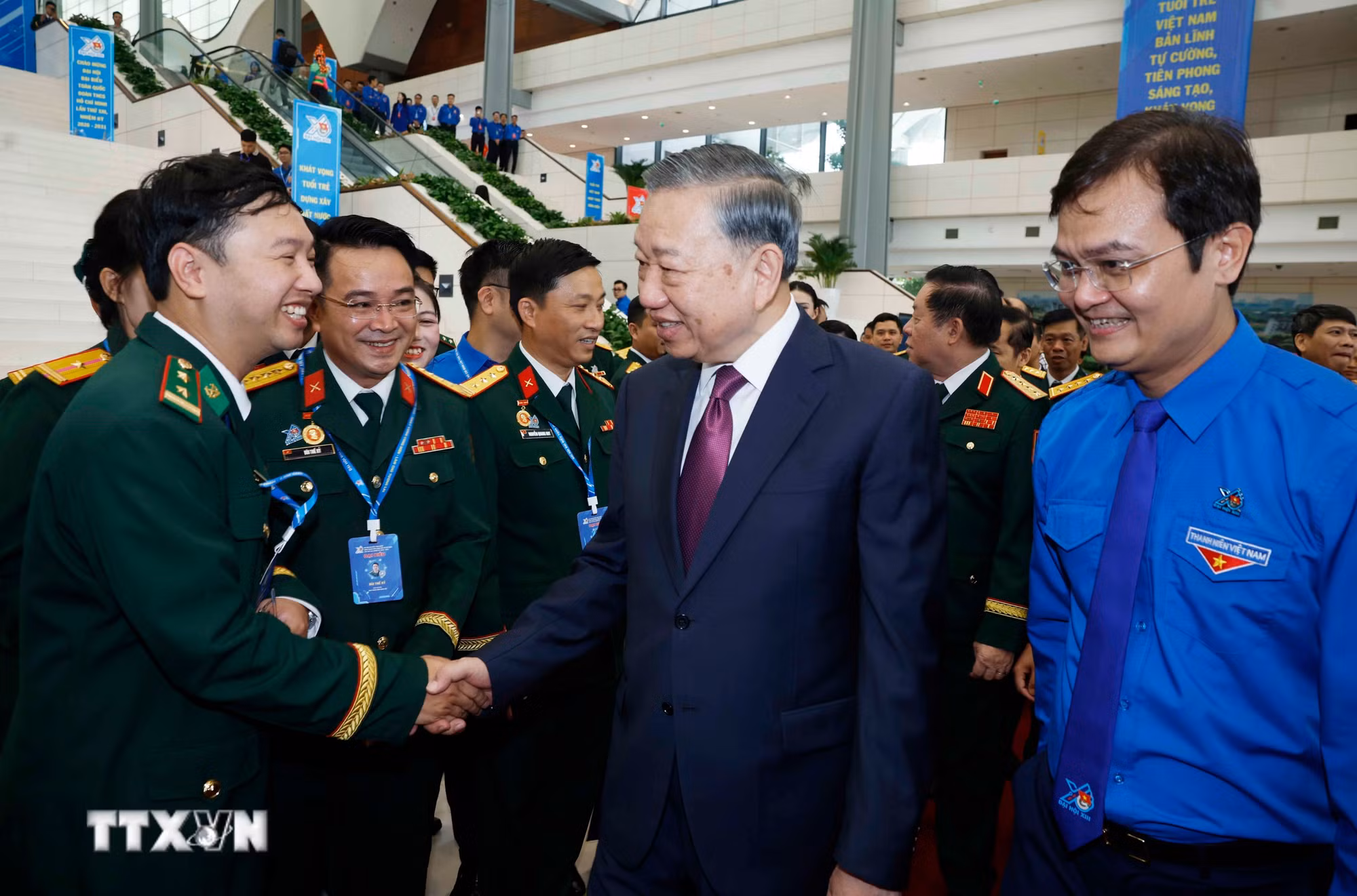 ttxvn-tong-bi-thu-chu-tich-nuoc-to-lam-du-dai-hoi-doan-toan-quoc-lan-thu-xiii-2.jpg