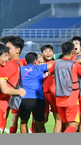 Niềm vui của U17 Việt Nam sau khi giành quyền vào chung kết. (Nguồn: VFF)