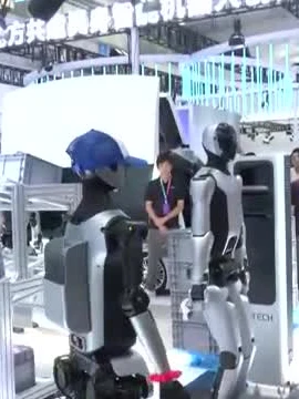 Hội nghị Robot Thế giới 2025: Kinh ngạc với robot hình người, có thể tự thay pin