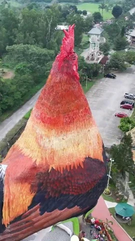 Tòa nhà hình con gà tại Philippines. (Nguồn: viory.video)