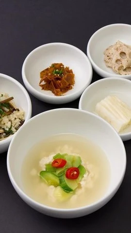 Banchan - những món ăn kèm đặc trưng của Hàn Quốc. (Nguồn: Korea Times)