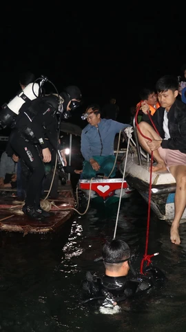 Tối 21/2/2026, thông tin từ Công an xã Bảo Ái, tỉnh Lào Cai cho biết, vào hồi 19 giờ 15 phút, ngày 21/2, trên hồ Thác Bà thuộc địa phận thôn Làng Cạn, xã Bảo Ái, tỉnh Lào Cai xảy vụ tai nạn giao thông đường thủy khiến 6 người mất tích. (Ảnh: Đinh Thùy/TTXVN)