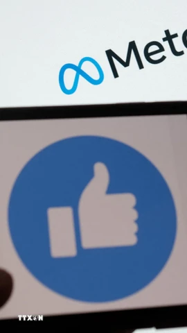 Biểu tượng Facebook và Meta. (Ảnh: AFP/TTXVN)