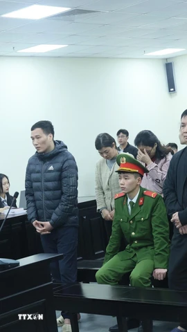 Các bị cáo tại phiên tòa. (Ảnh: Kim Anh/TTXVN)