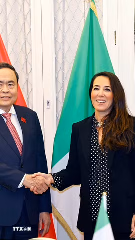 Chủ tịch Quốc hội Trần Thanh Mẫn gặp Phó Chủ tịch Thượng viện Italy Licia Ronzulli. (Ảnh: Doãn Tấn/TTXVN)