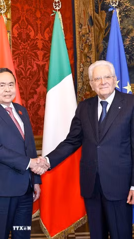 Chủ tịch Quốc hội Trần Thanh Mẫn hội kiến Tổng thống Italy Sergio Mattarella. (Ảnh: Doãn Tấn/TTXVN)