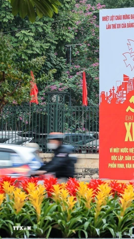 Ngày khai mạc Đại hội XIV của Đảng, tại Hà Nội, trời không mưa,. (Ảnh: Lê Đông/TTXVN)