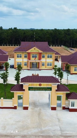 Trạm Biên phòng Cửa khẩu quốc tế Tân Nam được xây dựng hiện đại, đáp ứng đáp ứng yêu cầu nhiệm vụ công tác biên phòng trong tình hình mới. (Ảnh: Minh Phú/TTVXN)