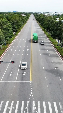 Đường Vành đai 4 Thành phố Hồ Chí Minh có quy mô và tiêu chuẩn kỹ thuật đường cao tốc loại A, vận tốc thiết kế 100 km/giờ. (Ảnh: Hồng Đạt/TTXVN)