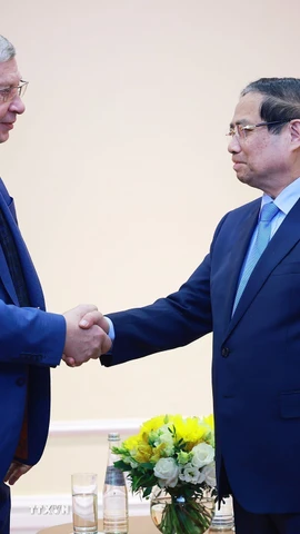 Thủ tướng Phạm Minh Chính tiếp ông Vladimir Yevtushenkov - Nhà sáng lập Công ty Cổ phần đại chúng AFK Sistema, Nga. (Ảnh: Dương Giang/TTXVN)