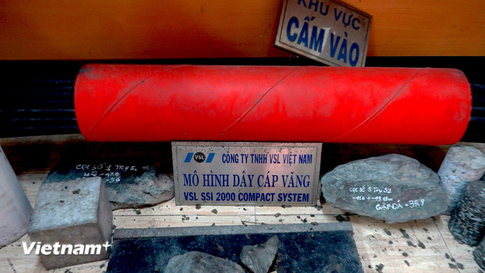 Đáng tự hào hơn, từ thiết kế bản vẽ thi công, giám sát cho đến thi công và bảo trì công trình phần lớn do chính tay đội ngũ cán bộ, kỹ sư và công nhân Việt Nam thực hiện. (Ảnh. Thanh Phong/Vietnam+)