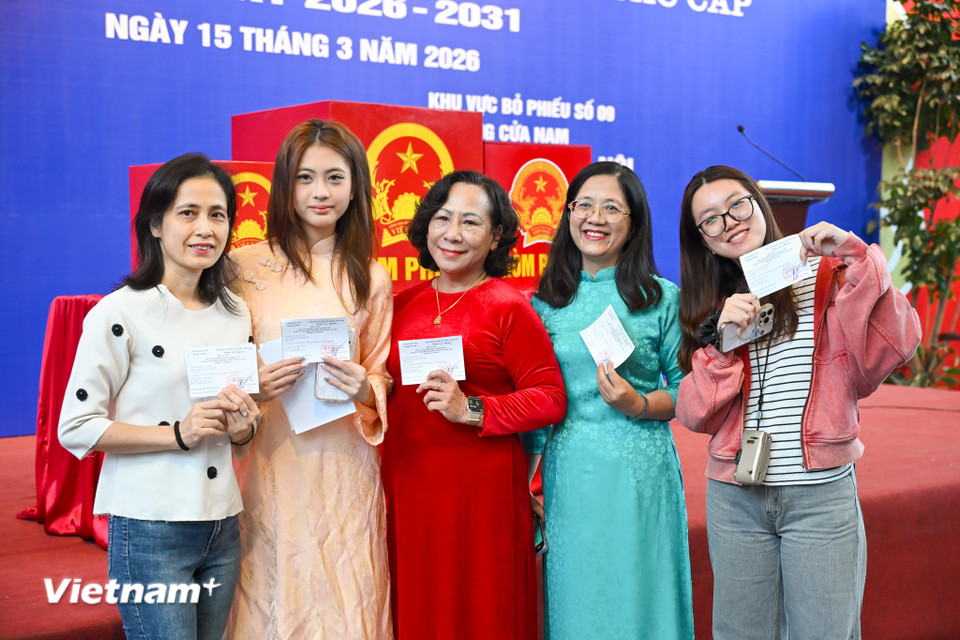 Cuộc bầu cử đại biểu Quốc hội khóa XVI và đại biểu Hội đồng Nhân dân các cấp nhiệm kỳ 2026 - 2031 là sự kiện chính trị trọng đại của đất nước, là dịp để cử tri cả nước phát huy quyền làm chủ, trực tiếp lựa chọn những đại biểu tiêu biểu, xứng đáng đại diện cho ý chí, nguyện vọng của nhân dân trong các cơ quan quyền lực nhà nước. (Ảnh: Minh Sơn/Vietnam+)