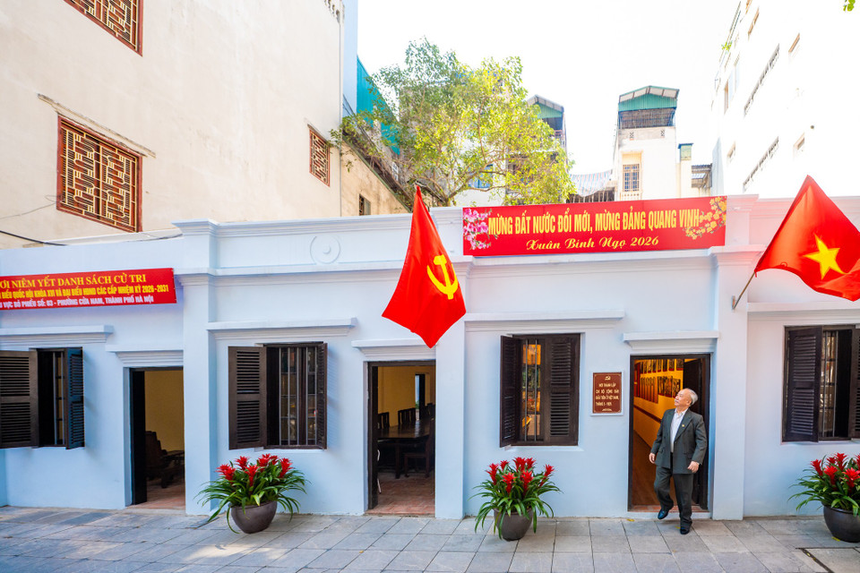 Di tích số 5D Hàm Long (phường Cửa Nam, Hà Nội) là nơi thành lập Chi bộ Cộng sản đầu tiên của nước ta (tháng 3/1929) và thường được chọn là điểm niêm yết danh sách cử tri. Đây là địa điểm mang ý nghĩa lịch sử đặc biệt trong các kỳ bầu cử. (Ảnh: Minh Sơn/Vietnam+)