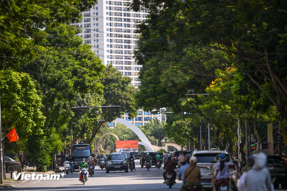 Tuyến phố này được xem là khu vực có nhiều điều kiện để phát triển các hoạt động ẩm thực, thương mại và dịch vụ gắn với không gian đi bộ. (Ảnh: Minh Sơn/Vietnam+)