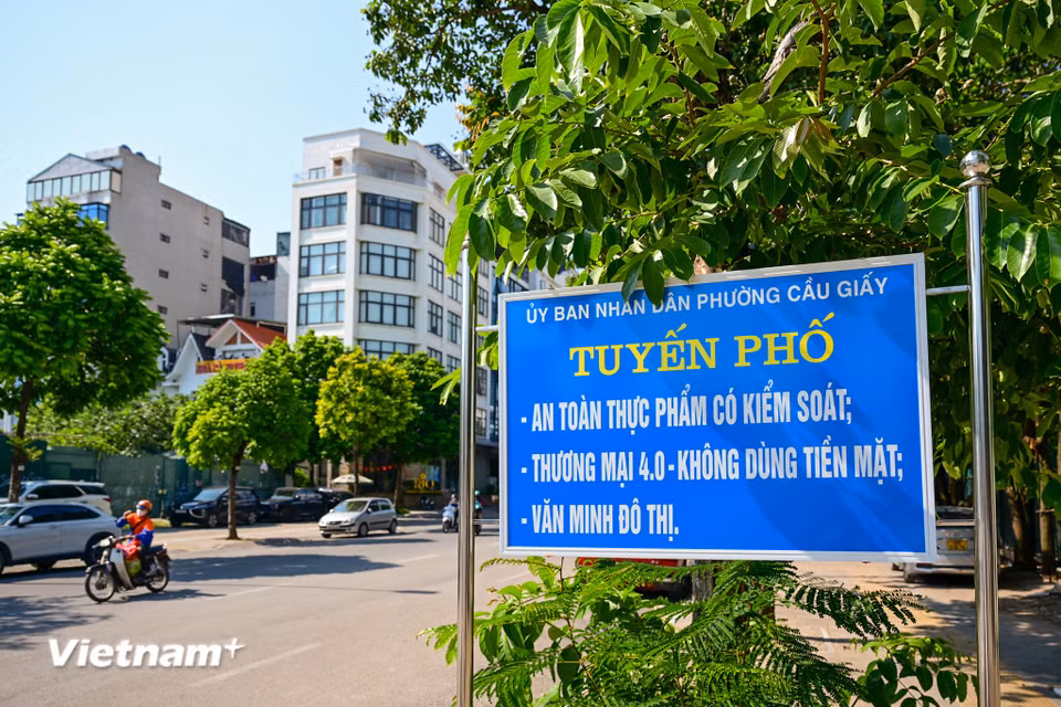 Khu vực Thành Thái-Khúc Thừa Dụ-Trương Công Giai được kỳ vọng trở thành một không gian công cộng mới, góp phần đa dạng hóa các điểm vui chơi, trải nghiệm của Thủ đô. (Ảnh: Minh Sơn/Vietnam+)