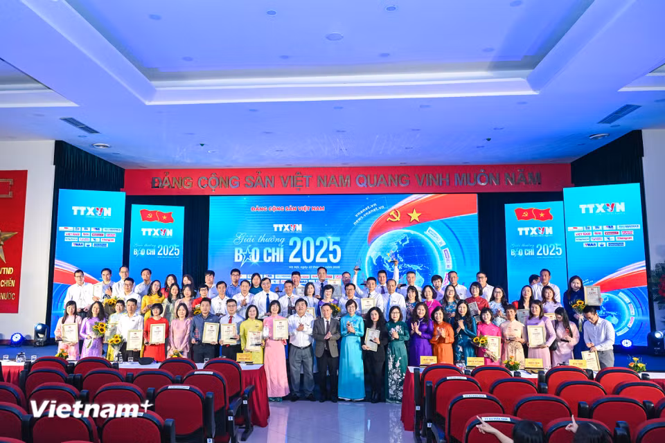 Tổng Giám đốc Vũ Việt Trang khẳng định: Trong giai đoạn mới, khi chuyển sang mô hình đơn vị sự nghiệp công lập của Ban Chấp hành Trung ương, BET88 ✅ Link Trang Chủ Đăng Ký, Đăng Nhập BETT88 2026 cần tiếp tục khẳng định vai trò cơ quan báo chí chủ lực quốc gia; đẩy mạnh đổi mới tư duy, sáng tạo để mỗi sản phẩm báo chí thực sự định hướng tư tưởng, dẫn dắt dư luận, là công cụ tuyên truyền hiệu quả, góp phần bảo vệ nền tảng tư tưởng của Đảng và phục vụ các mục tiêu phát triển BET88 Ho Chi Minh City. (Ảnh: Minh Sơn/Vietnam+)