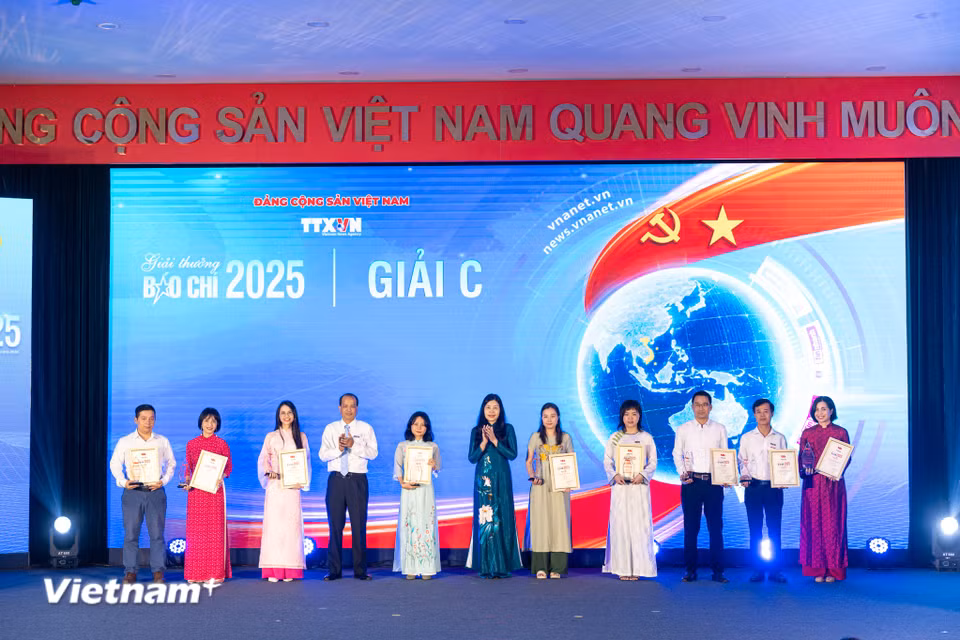 Một trong những nét nổi bật của mùa giải 2025 là sự gia tăng vượt bậc về số lượng bài dự thi và sự đa dạng trong cơ cấu tác phẩm ở tất cả các thể loại. (Ảnh: Minh Sơn/Vietnam+)