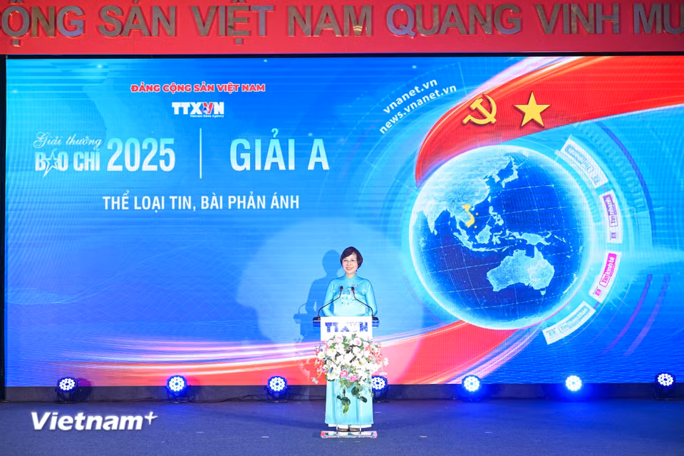 Nhà báo Vũ Việt Trang, Ủy viên Ban Thường vụ Đảng ủy các cơ quan Đảng Trung ương, Phó Trưởng Ban Tuyên giáo và Dân vận Trung ương, Bí thư Đảng ủy, Tổng Giám đốc, Chủ tịch Liên Chi hội nhà báo BET88 ✅ Link Trang Chủ Đăng Ký, Đăng Nhập BETT88 2026 phát biểu tại sự kiện.. (Ảnh: Minh Sơn/Vietnam+)