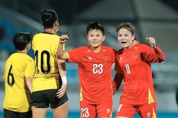 vna-potal-sea-games-33-tuyen-bong-da-nu-viet-nam-dai-thang-tran-ra-quan-gap-nu-malaysia-8453457.jpg
