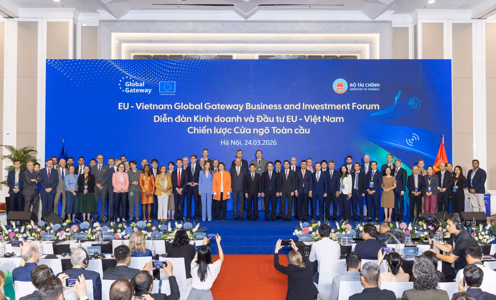 cac-dai-bieu-cap-cao-va-lanh-dao-tham-gia-dien-dan-kinh-doanh-va-dau-tu-eu-viet-nam-chien-luoc-cua-ngo-toan-cau.jpg