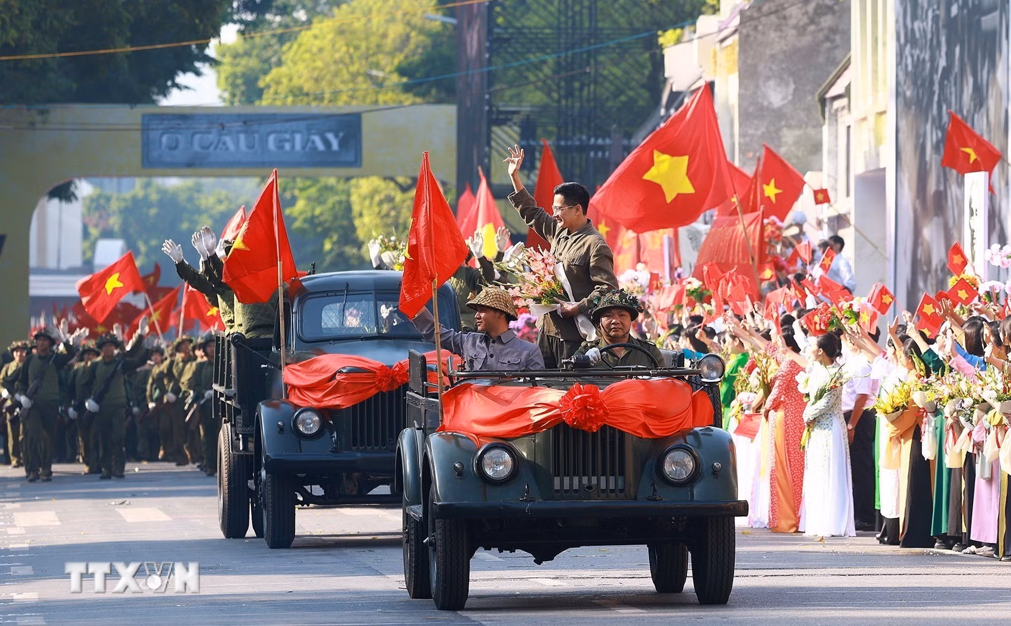 ttxvn_ngay-giai-phong-thu-do-1126.jpg