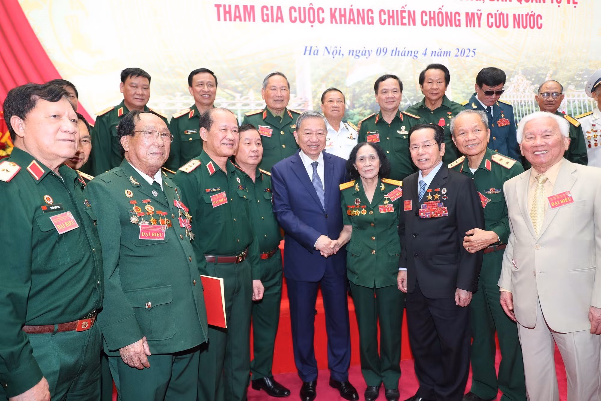 Tổng Bí thư Tô Lâm với các đại biểu. (Ảnh: Trọng Đức/TTXVN)