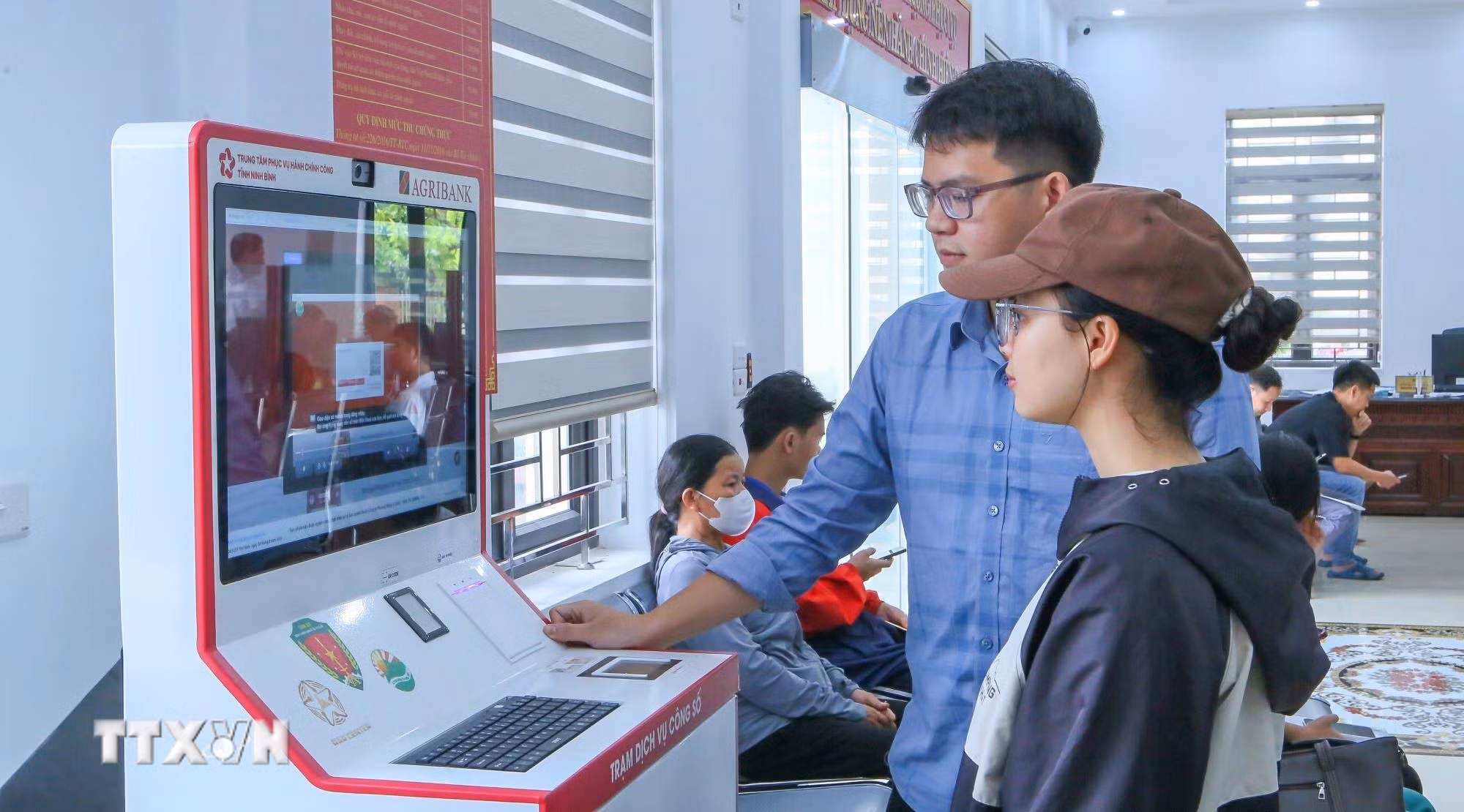 ttxvn-kiosk-thong-minh-chuyen-doi-so-ninh-binh.jpg