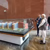 Thủ tướng Ấn Độ Narendra Modi (thứ 2, trái) dự lễ khai trương Sàn giao dịch kim cương Surat, ngày 17/12/2023. (Nguồn: ANI/TTXVN)