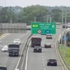 Phương tiện lưu thông trên tuyến cao tốc Trung Lương-Mỹ Thuận. (Anh: PV/Vietnam+)