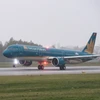 Vietnam Airlines phải điều chỉnh lịch khai thác trong hai ngày 11-12/6 do ảnh hưởng của bão số 1. (Ảnh: PV/Vietnam+)