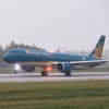Vietnam Airlines phải điều chỉnh lịch khai thác trong hai ngày 11-12/6 do ảnh hưởng của bão số 1. (Ảnh: PV/Vietnam+)