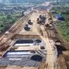 Nhà thầu thi công dự án giao thông đang đối mặt với chi phí phát sinh cao khi giá nhiên, vật liệu biến động. (Ảnh: Khánh Hùng/Vietnam+)