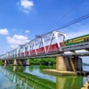 Ngành Đường sắt tạm dừng nhiều chuyến tàu do bão số 13. (Ảnh: PV/Vietnam+)