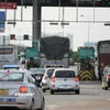 Phương tiện lưu thông qua trạm thu phí trên tuyến đường cao tốc Pháp Vân-Cầu Giẽ. (Ảnh: Việt Hùng/Vietnam+)