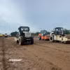 Nhà thầu thi công nền đường một dự án đường bộ cao tốc. (Ảnh: Việt Hùng/Vietnam+)