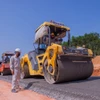 Nhà thầu là Tập đoàn Đèo Cả thi công nền đường Dự án cao tốc Quảng Ngãi-Hoài Nhơn. (Ảnh: PV/Vietnam+)