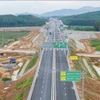 Dự án cao tốc Quảng Ngãi-Hoài Nhơn dài 88km sẵn sàng thông tuyến trước ngày 19/12. (Ảnh: PV/Vietnam+)