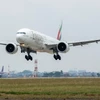 Hãng hàng không Emirates (Các Tiểu vương quốc Ả Rập Thống nhất-UAE) tại Sân bay quốc tế Nội Bài. (Ảnh: Phan Công/Vietnam+)