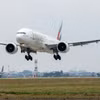 Máy bay của Hãng hàng không Emirates (Các Tiểu vương quốc Ả Rập Thống nhất-UAE) tại Sân bay quốc tế Nội Bài. (Ảnh: Phan Công/Vietnam+)