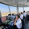 Kíp trực điều hành bay tại Đài kiểm soát không lưu Tân Sơn Nhất. (Ảnh: PV/Vietnam+) 
