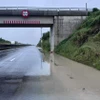 Một vị trí bị trên cao tốc Vĩnh Hảo-Phan Thiết bị ngập nước do mưa lớn trong những ngày qua. (Ảnh: PV/Vietnam+)
