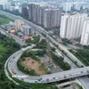 Phương tiện lưu thông trên tuyến đường Vành đai 3 thành phố Hà Nội. (Ảnh: Hoài Nam/Vietnam+)